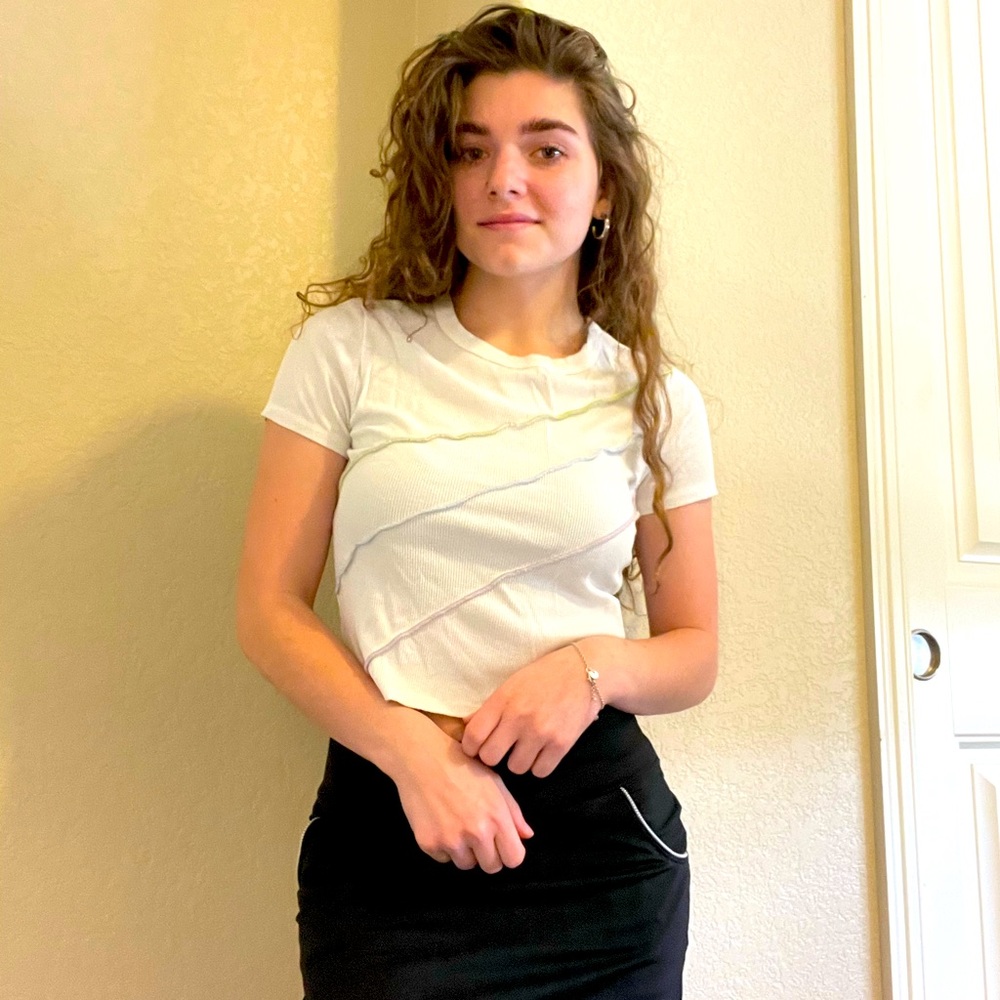 Shirt. Woman is 6 foot, and 106 weight